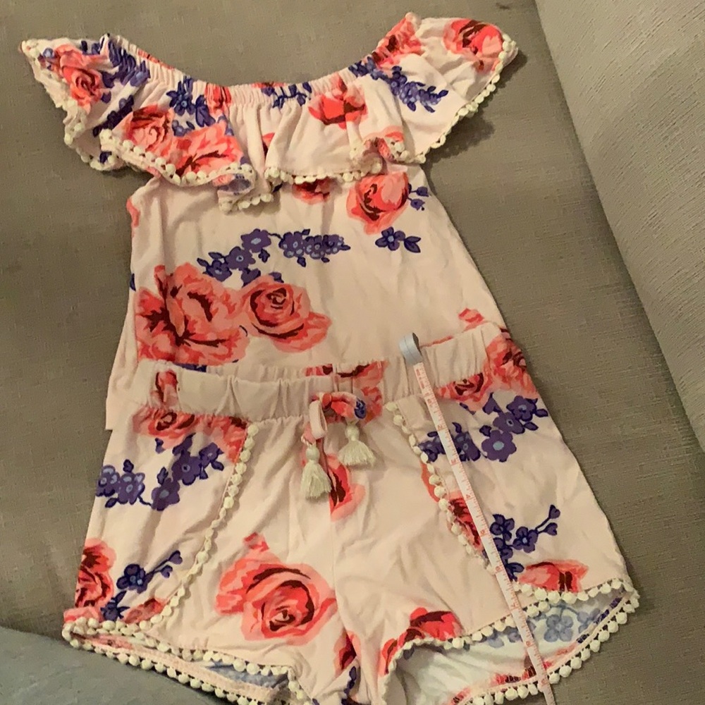 Girls two piece outfit size 7/8